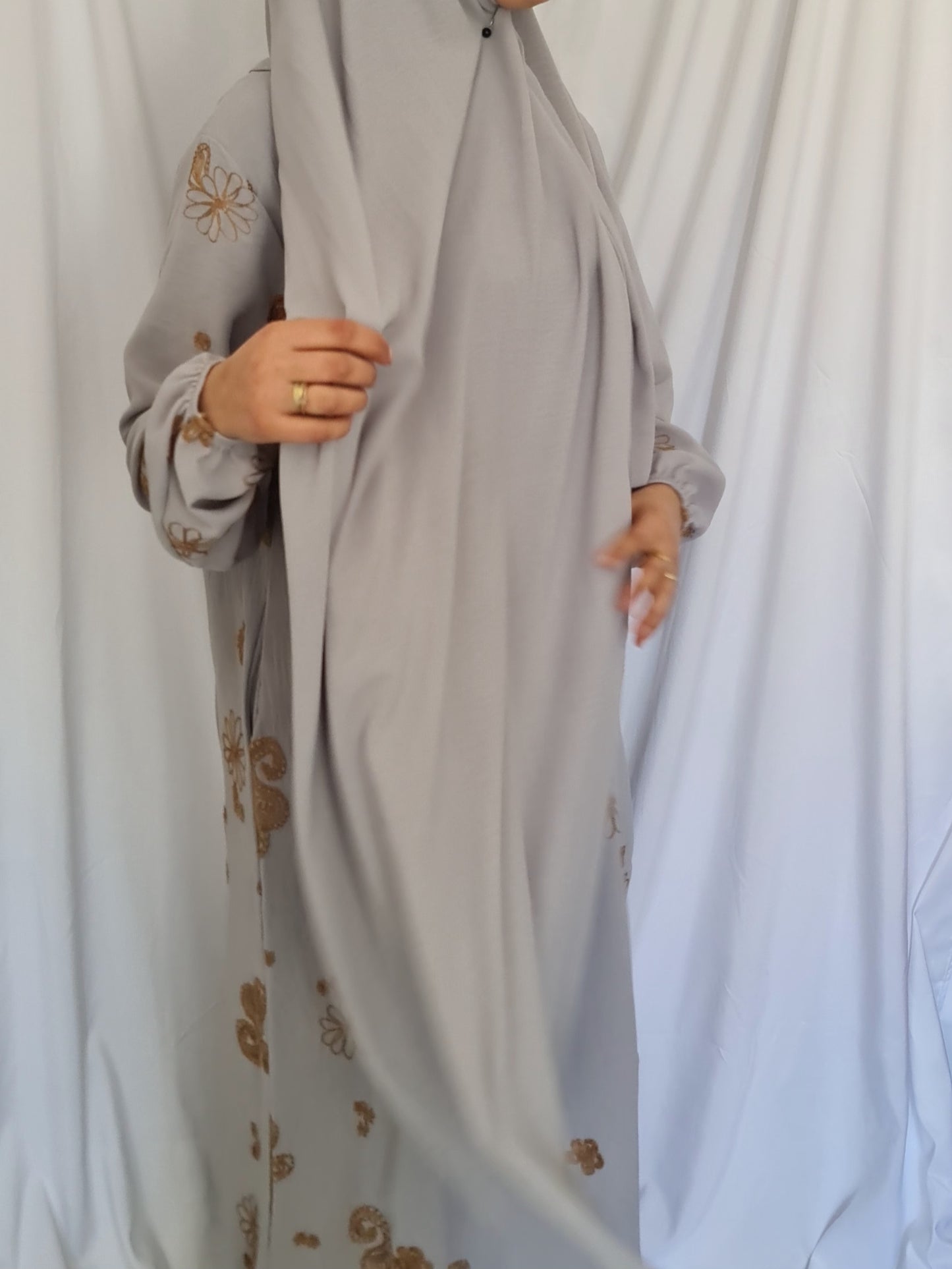 Abaya Paisley